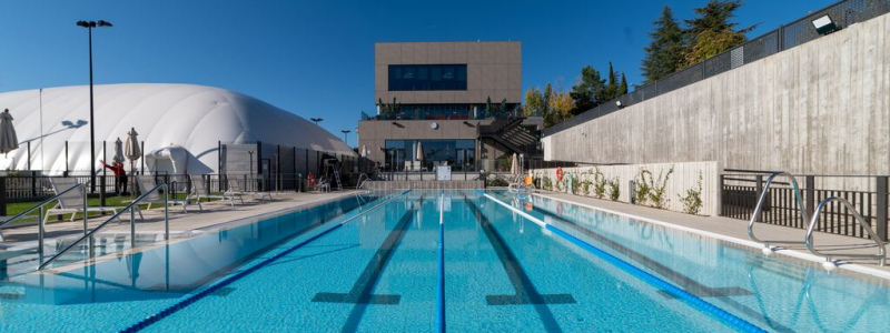 Piscina exterior en David Lloyd Aravaca