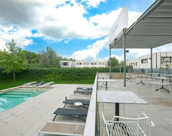 Piscina exterior en David Lloyd Zaragoza